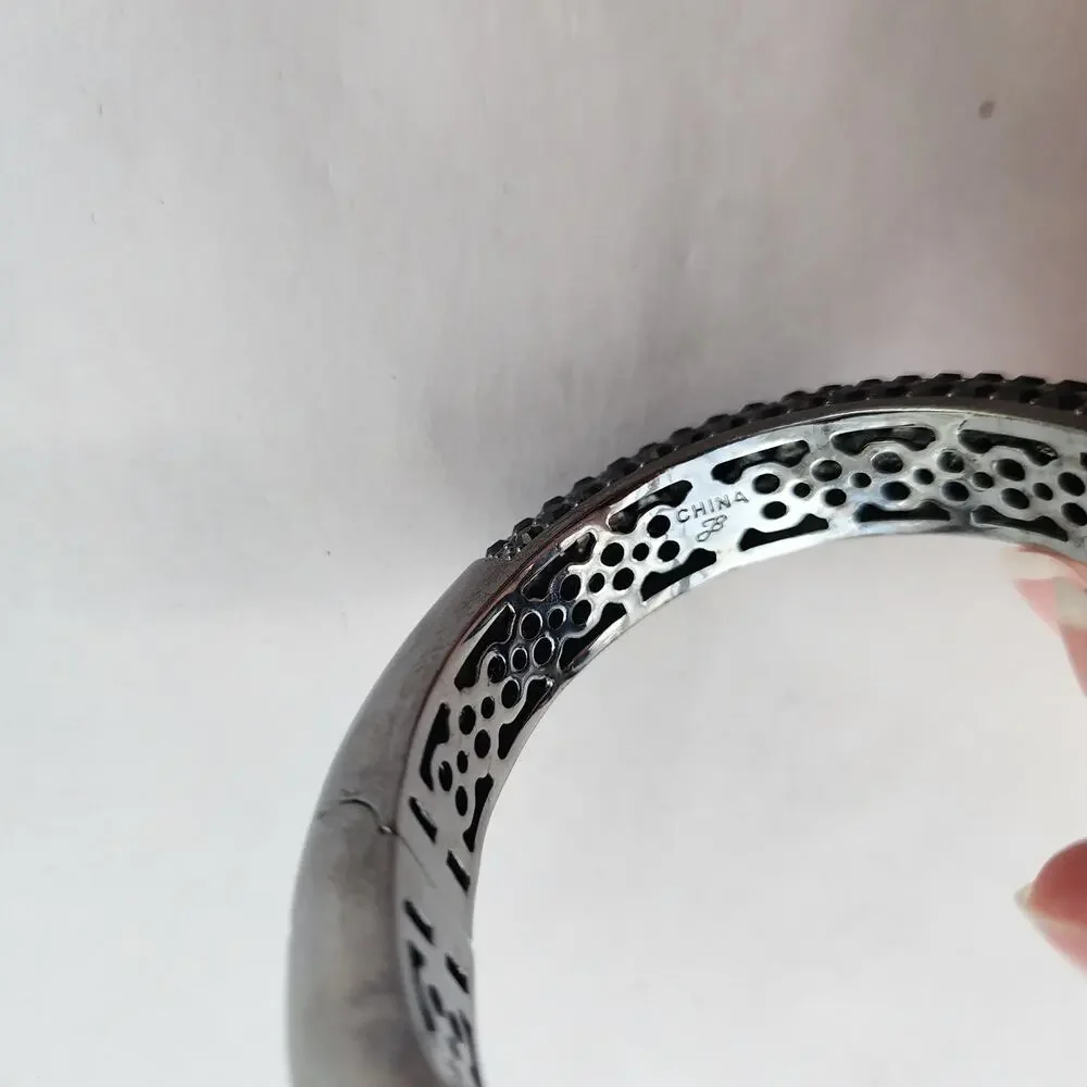 Vintage Joan Boyce Black Rhinestone Gunmetal Clamper Bangle‎ Bracelet Crystals